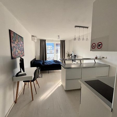 New Studio, Central Location! Pressburg Exterior foto